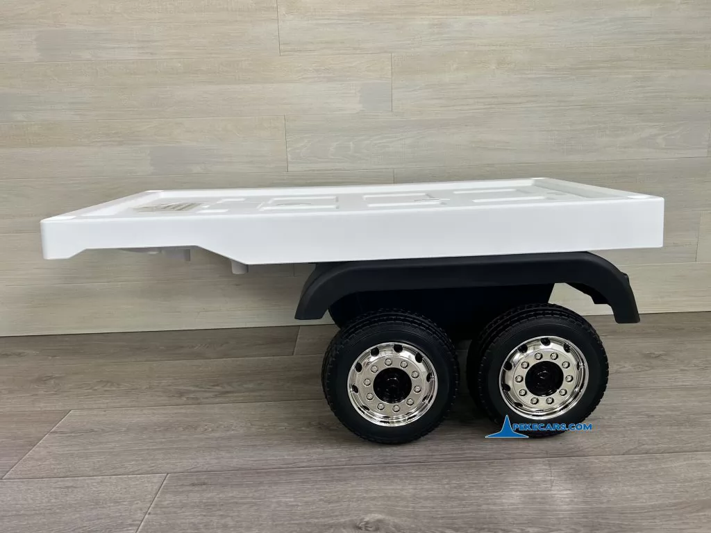 Trailer blanco para el camion mercedes actros vista lateral
