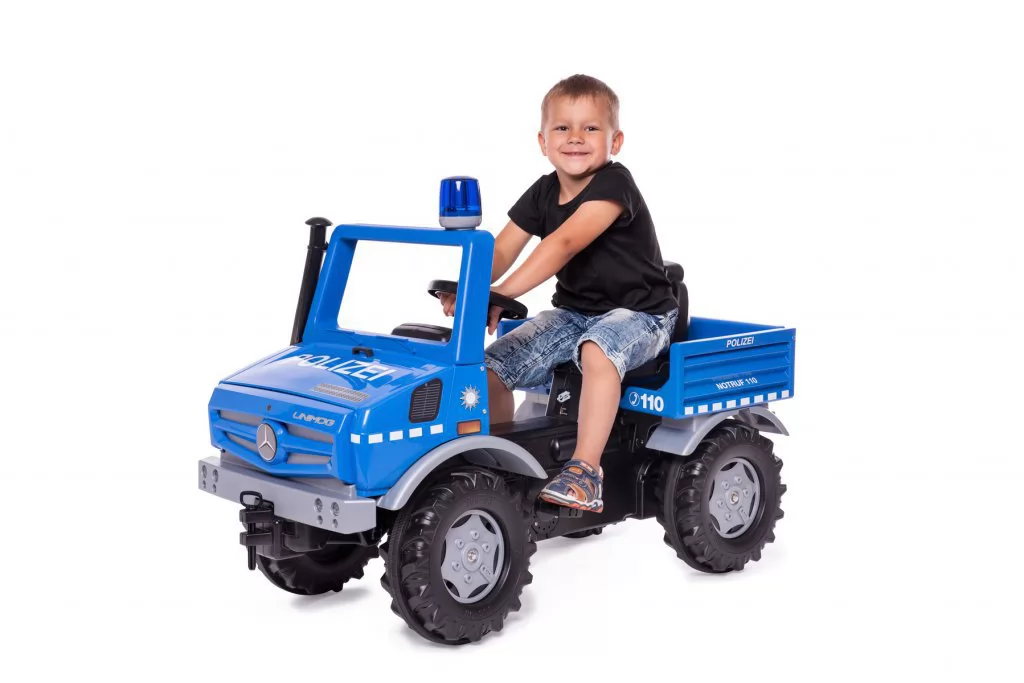Camión De Policía Mercedes - con modelo