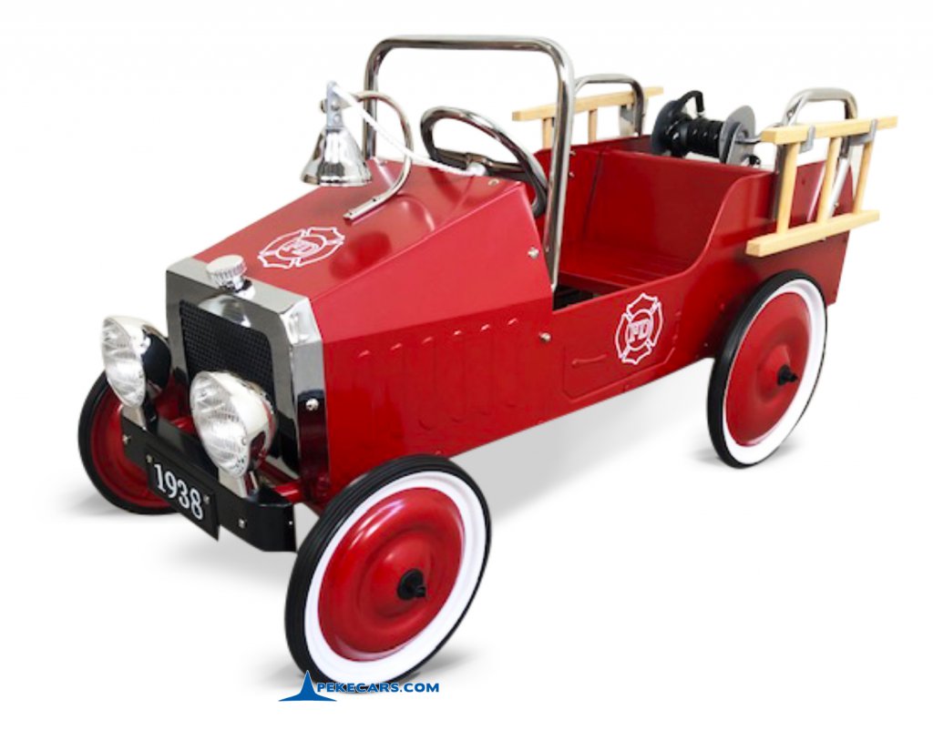 Coche de bomberos de metal rojo