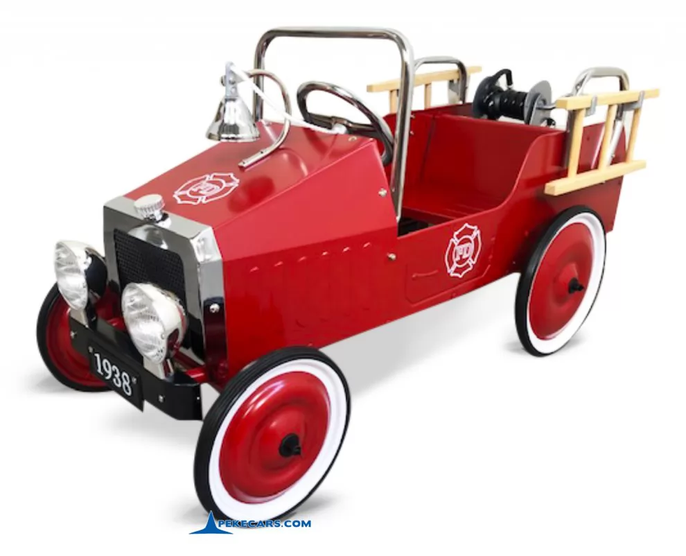 Coche de bomberos de metal rojo