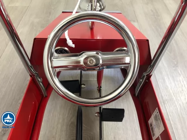 Coche de bomberos de metal rojo volante