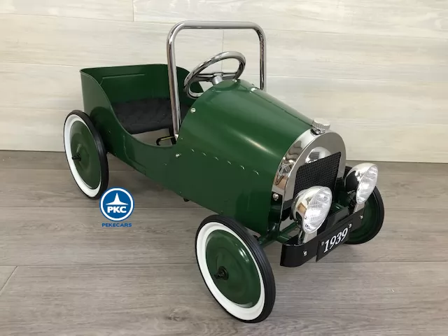 Coche de metal verde para niños