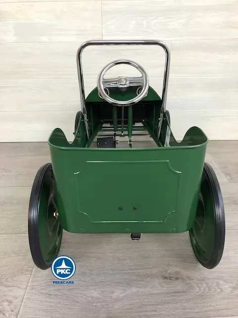 Coche de metal verde parte trasera
