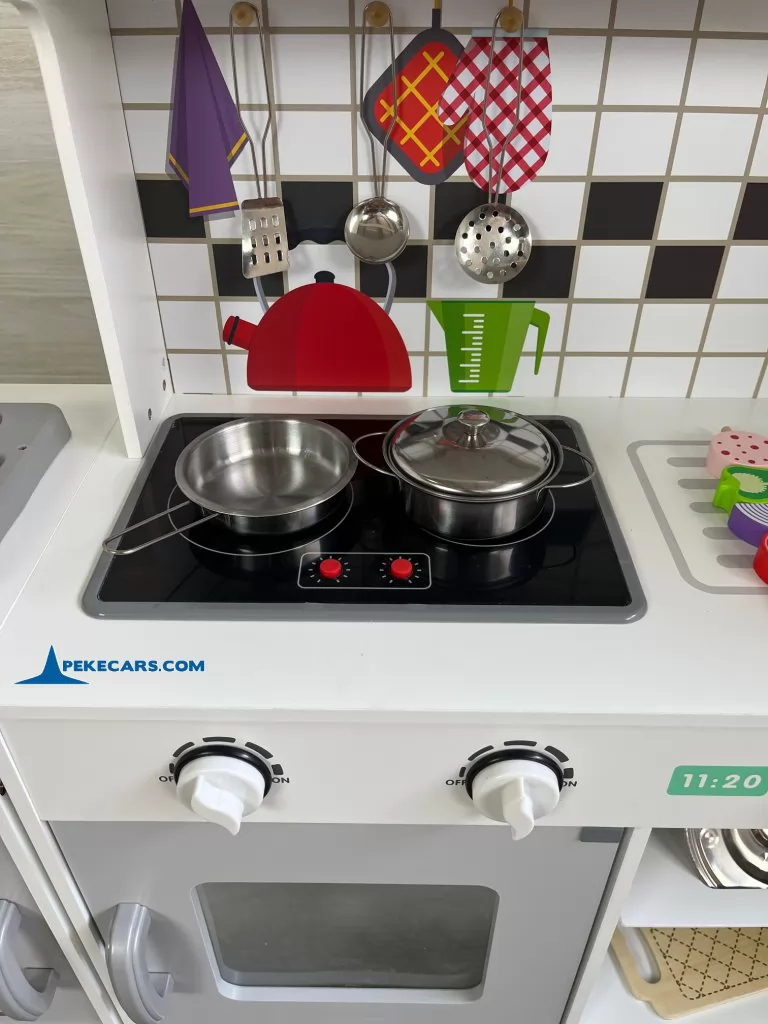 cocina de juguete gris blanca
