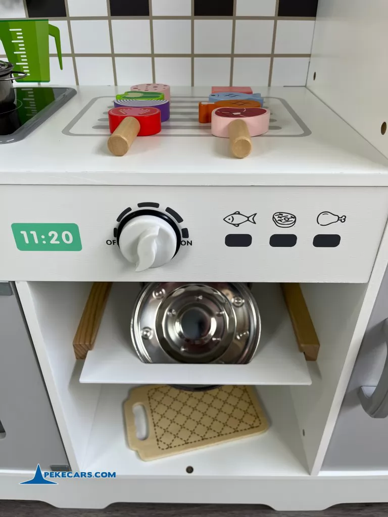cocina de juguete gris blanca