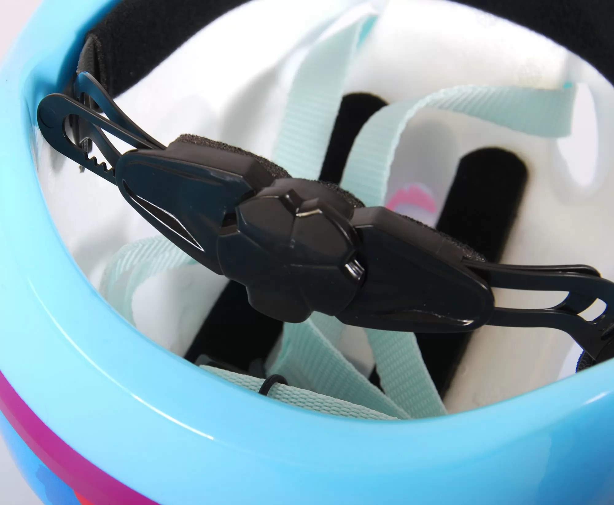 Casco de bicicleta de Disney Frozen 2 vista inferior