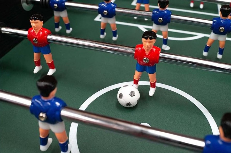 Futbolín Diamond con Jugadores con piernas abiertas - zoom jugadores