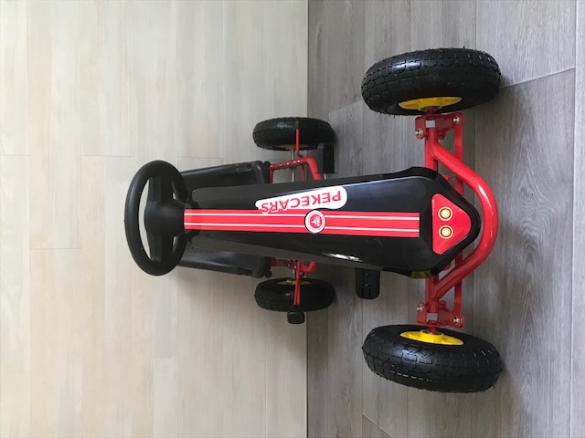 Kart de pedales GC001 rojo frotal