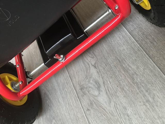 Kart de pedales GC001 rojo enganche remolque