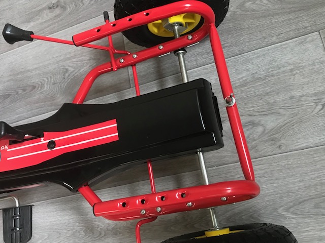 Kart de pedales GC001 rojo enganche remolque