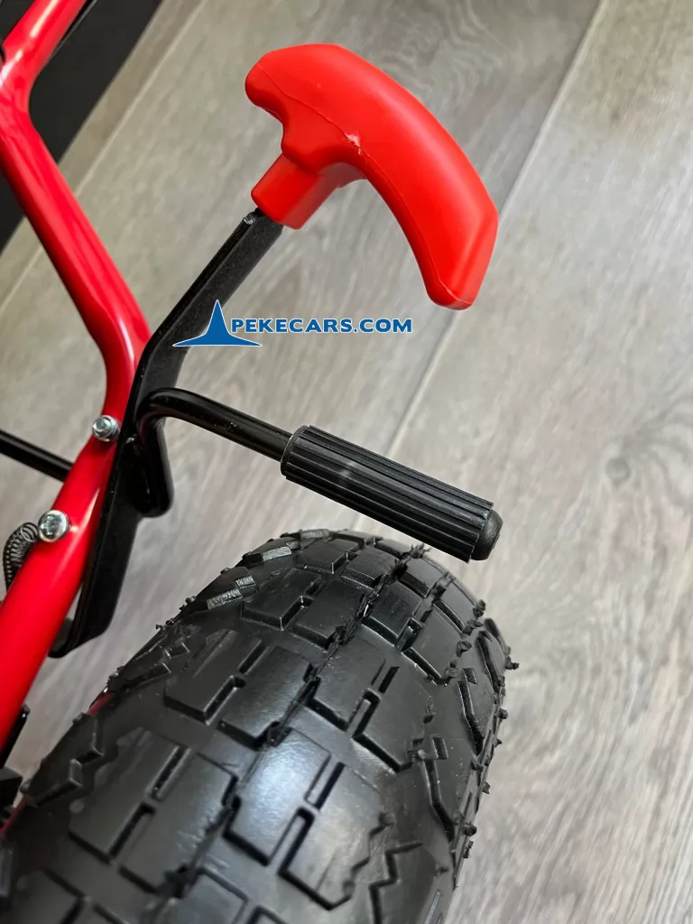 Kart de pedales A15 Rojo y Negro freno de mano