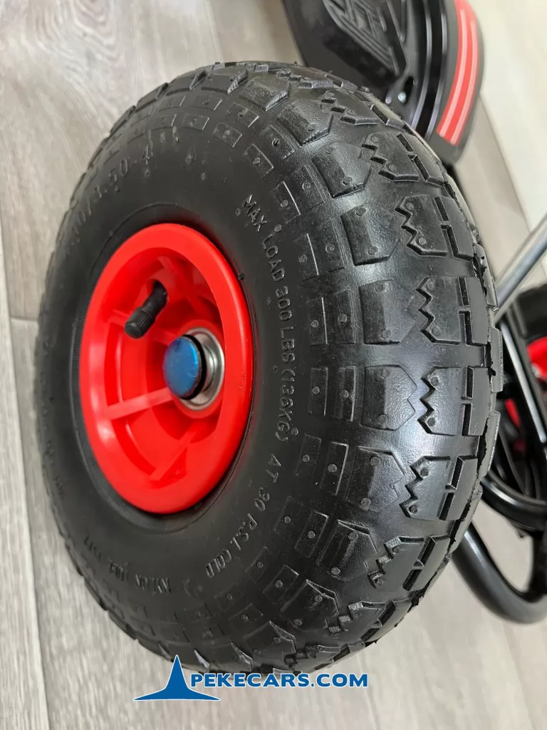 Kart de pedales GC001 negro ruedas