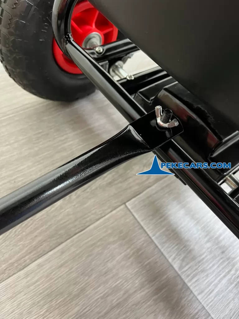 Kart de pedales GC001 negro con remolque