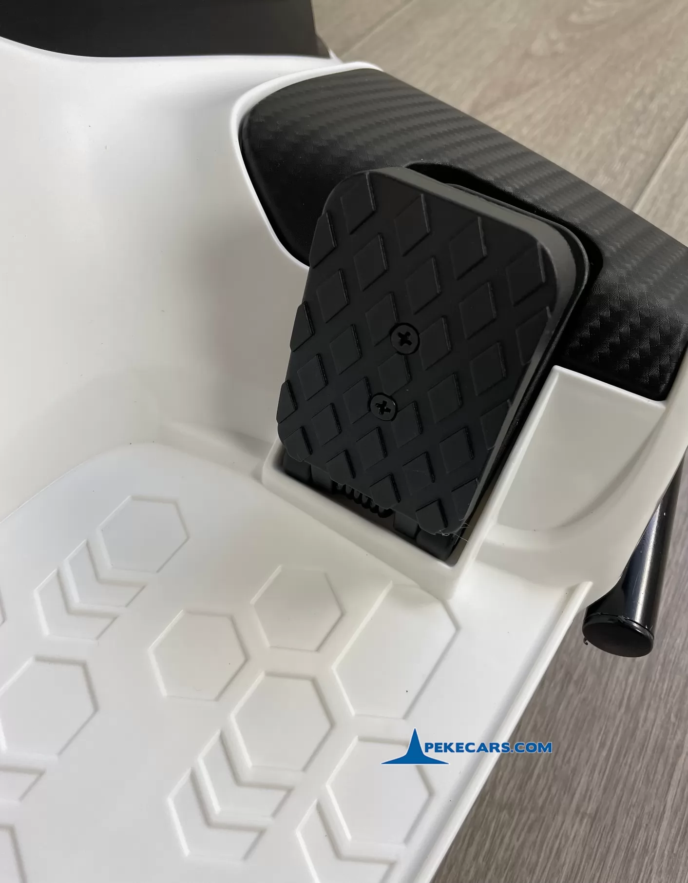Drift Kart de derrapes GO-SPEED 24V Blanco detalle acelerador