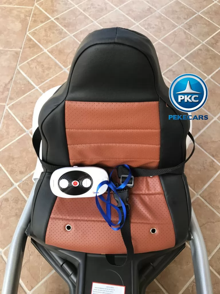 Kart eléctrico para niños FC-8818 Blanco asiento acolchado en piel