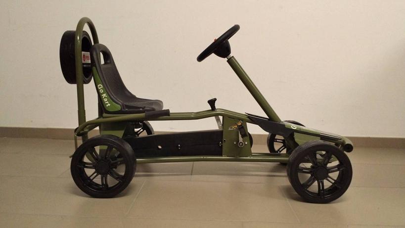 Kart a pedales GC004 Verde con ruedas de caucho lateral