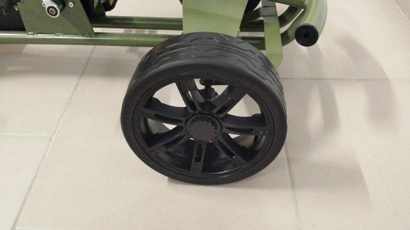 Kart a pedales GC004 Verde con ruedas de caucho