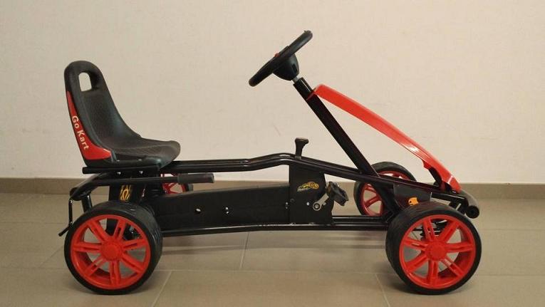 Kart a pedales GC004 Rojo con ruedas de caucho