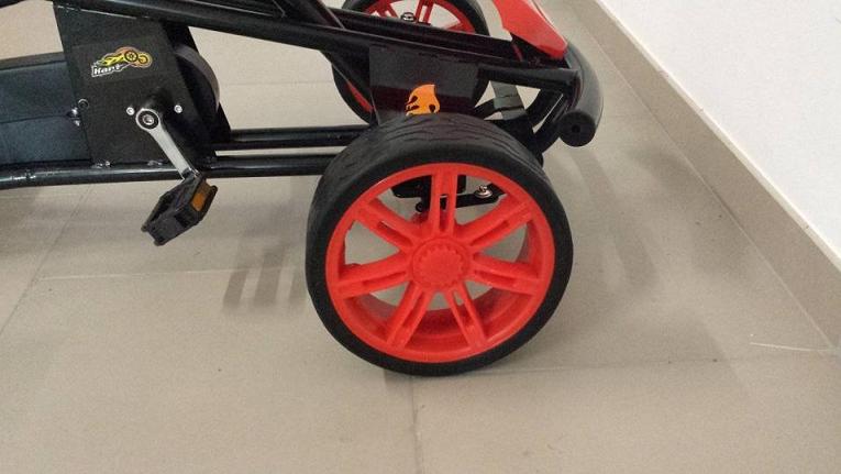 Kart a pedales GC004 Rojo con ruedas de caucho ruedas delanteras