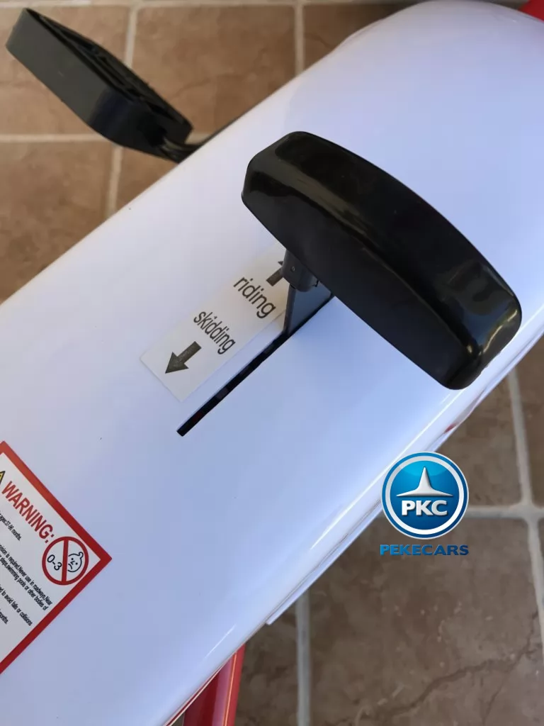 Kart a pedales Fiat Abarth Blanco palanca piñón libre