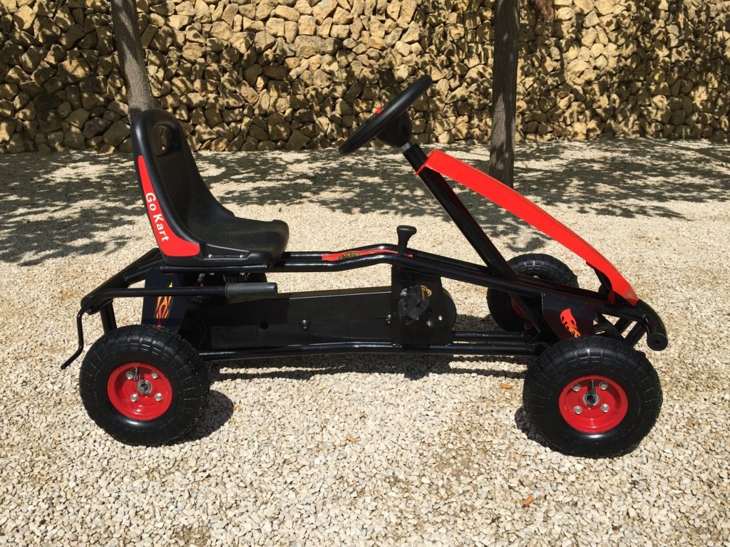 Kart a pedales GC004 Rojo con ruedas neumáticas