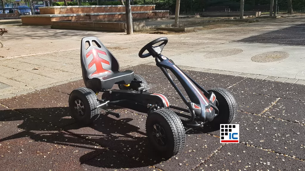 Kart a pedales Racing Car Volare Negro perspectiva