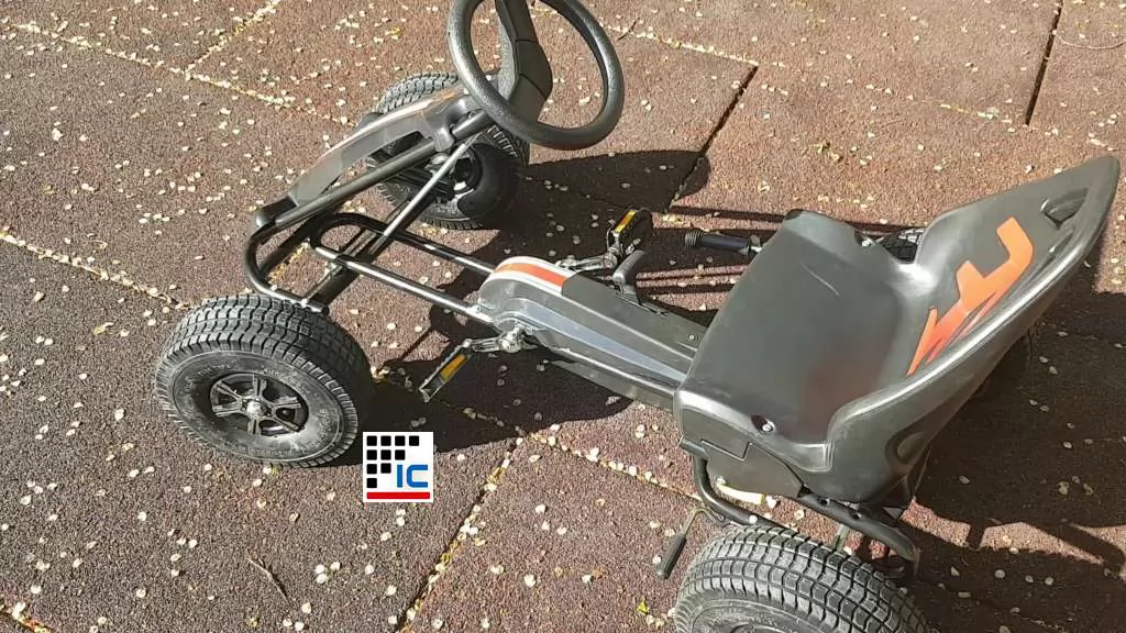 Kart a pedales Racing Car Volare Negro