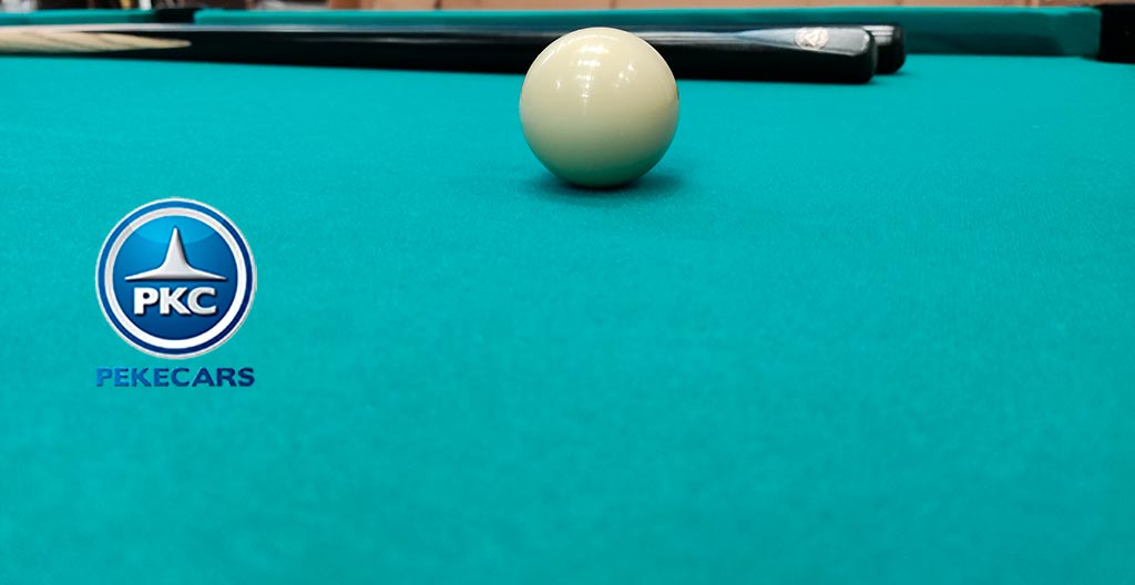 Mesa de billar Americano Semi Profesional vista mesa y bola blanca