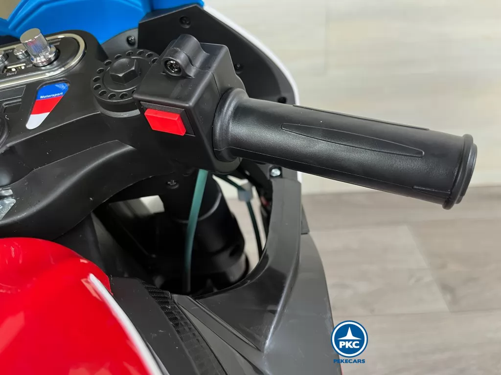 BMW HP4 race12V S1000RR roja acelerador
