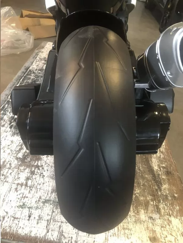 Moto eléctrica para niños BMW S1000RR AZUL rueda