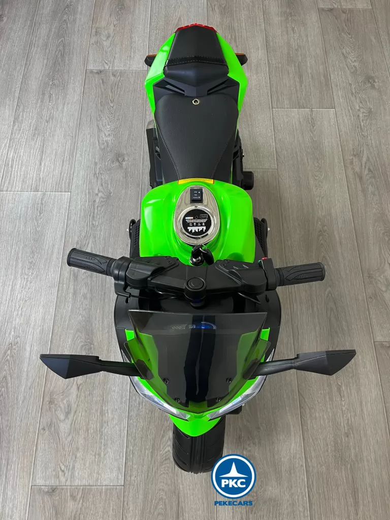 Moto de carreras verde special edition vista aerea