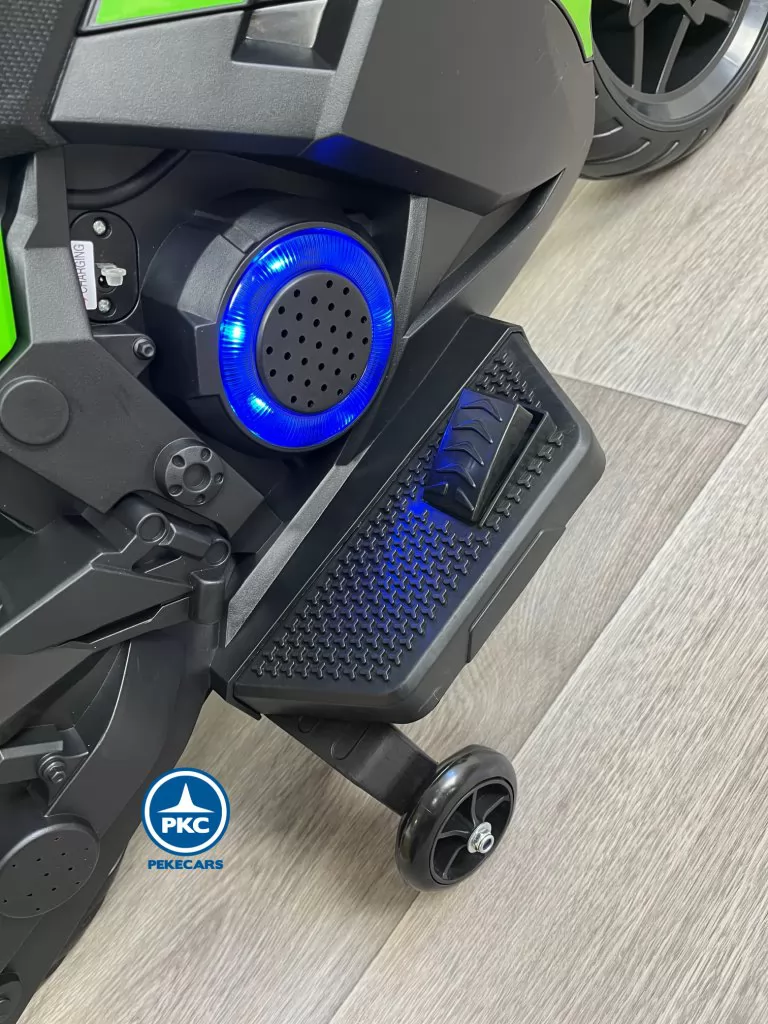 Moto de carreras verde special edition pedal