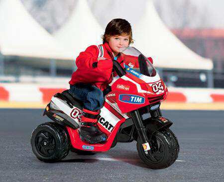 Trimoto ducati desmosedici 6v