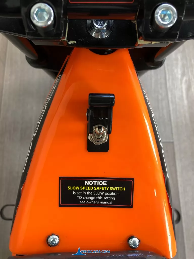 Moto eléctrica para niños Pekecars 24V 250W Naranja interrruptor
