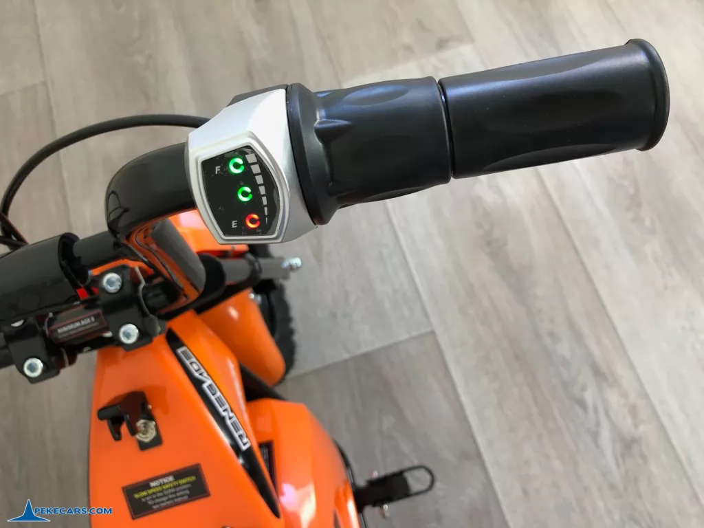Moto eléctrica para niños Pekecars 24V 250W Naranja manillar
