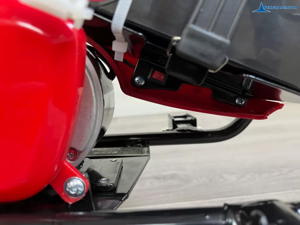Moto eléctrica para niños Pekecars 24V 250W Roja botón