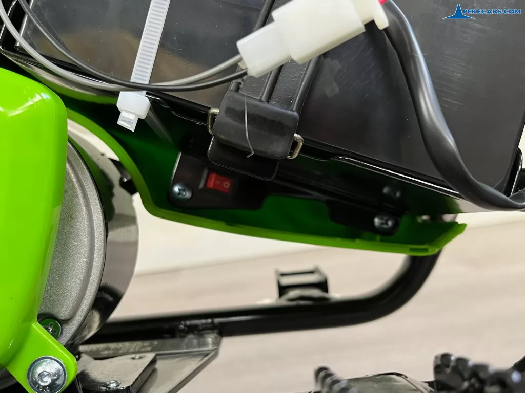 Moto eléctrica para niños Pekecars 24V 250W Verde botón