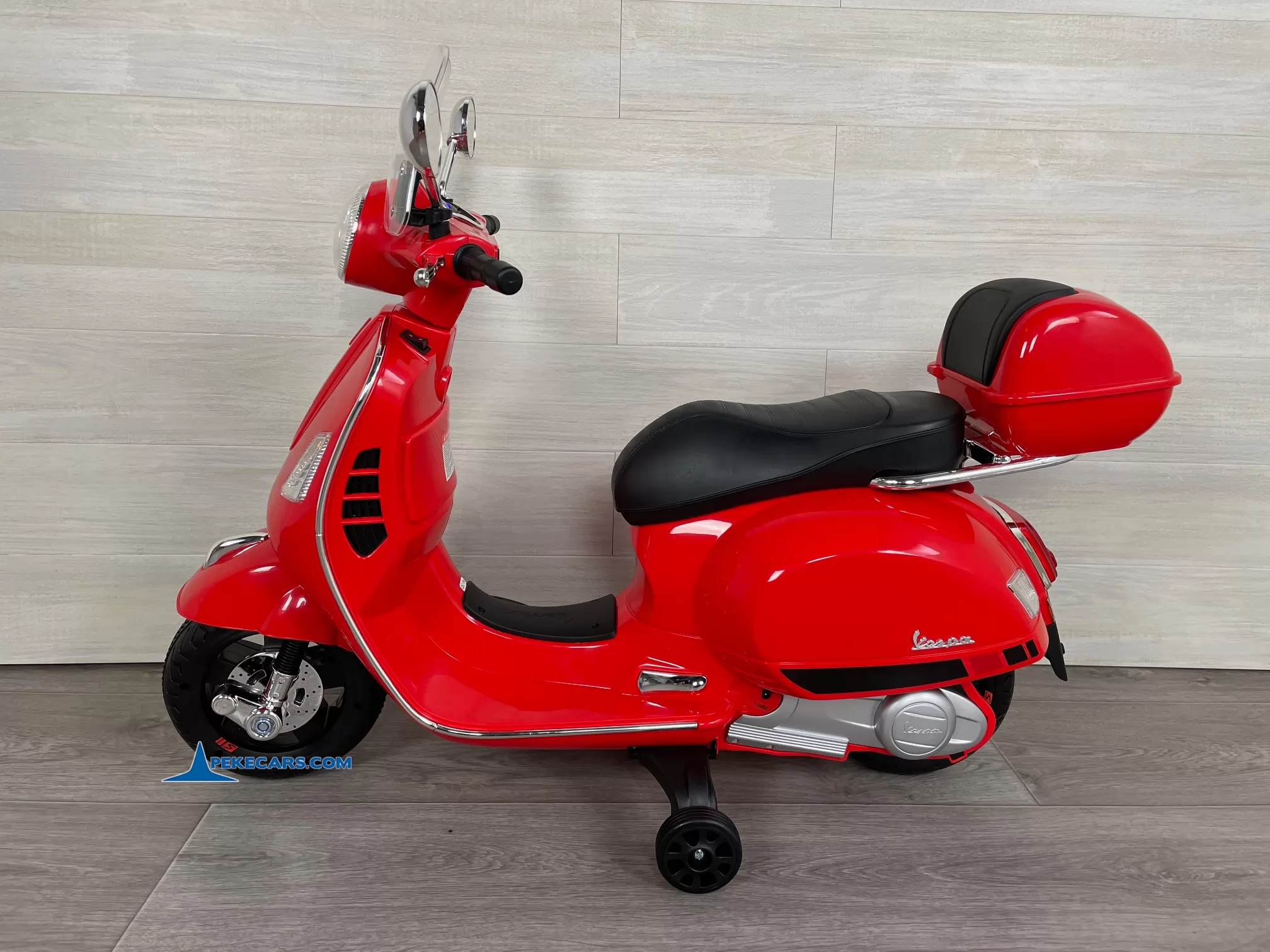 Moto Vespa GTS-S 12V roja 3/4 vista derecha
