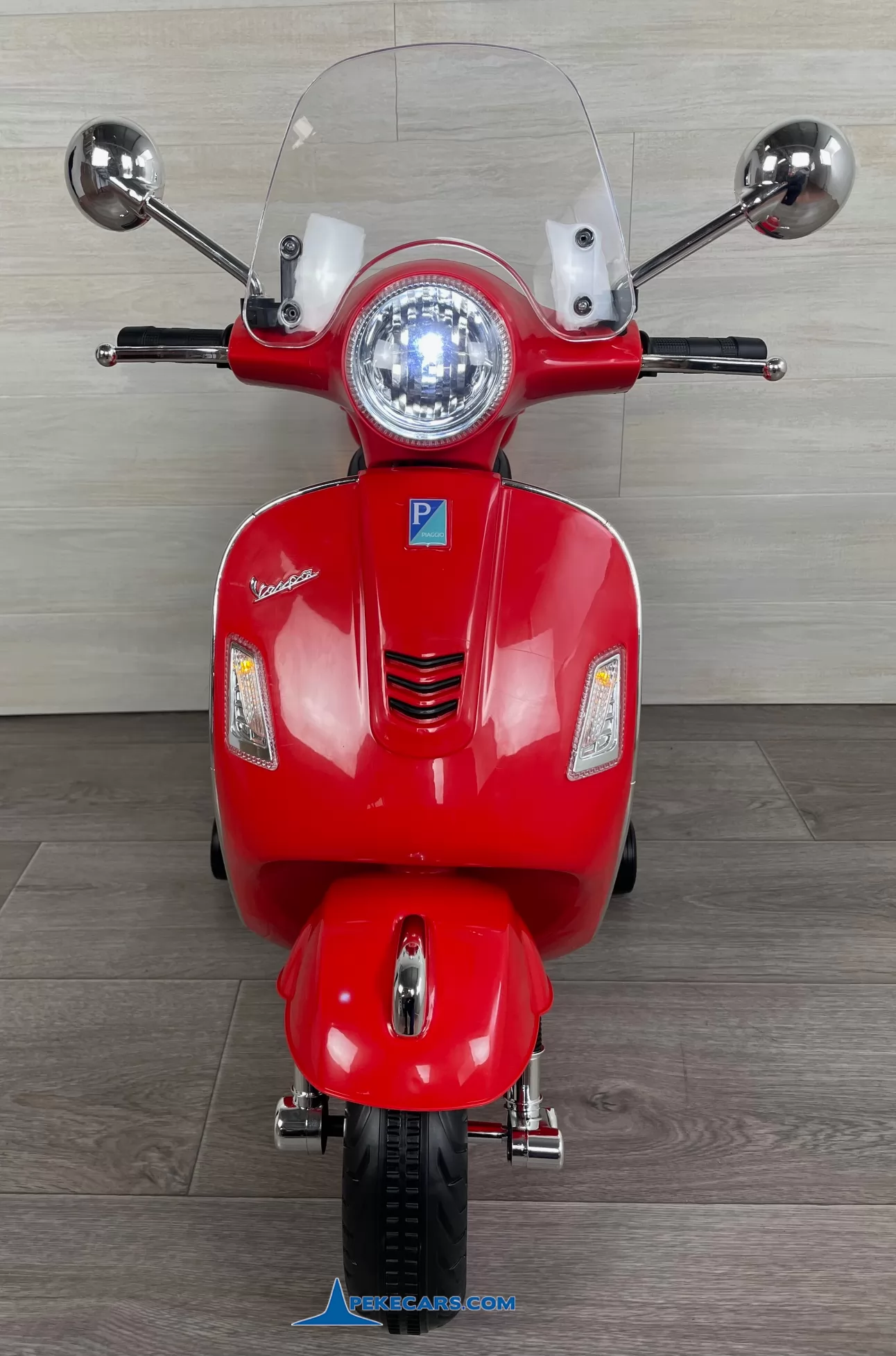 Moto Vespa GTS-S 12V roja 3/4 frontal