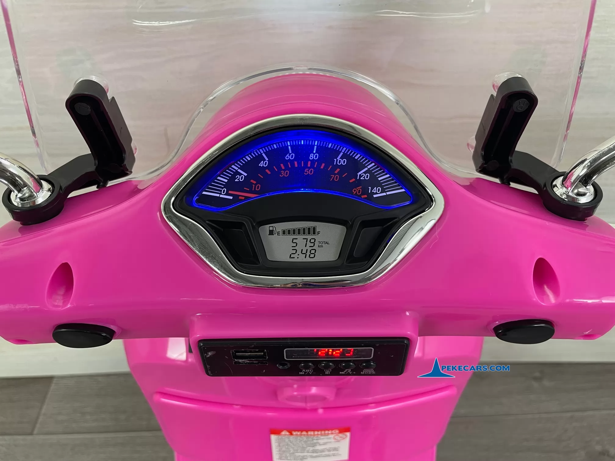 Moto Vespa GTS-S 12V rosa 3/4 velocimetro