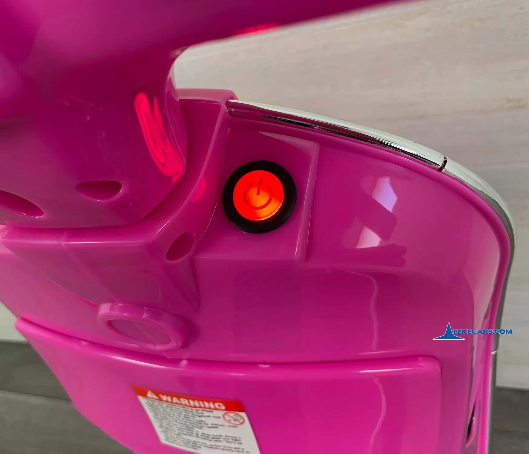 Moto Vespa GTS-S 12V rosa 3/4 encendido