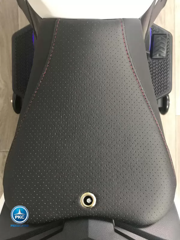 Moto de carreras blanca special edition