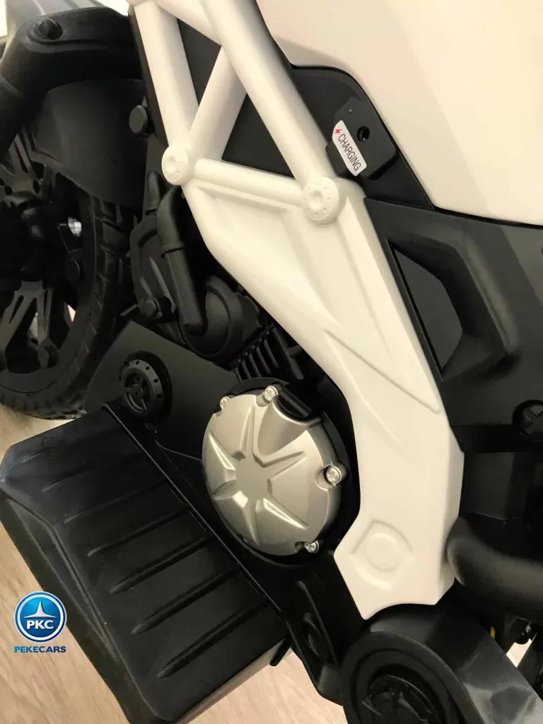 Moto de cross Máxima 12v Blanca vista motor