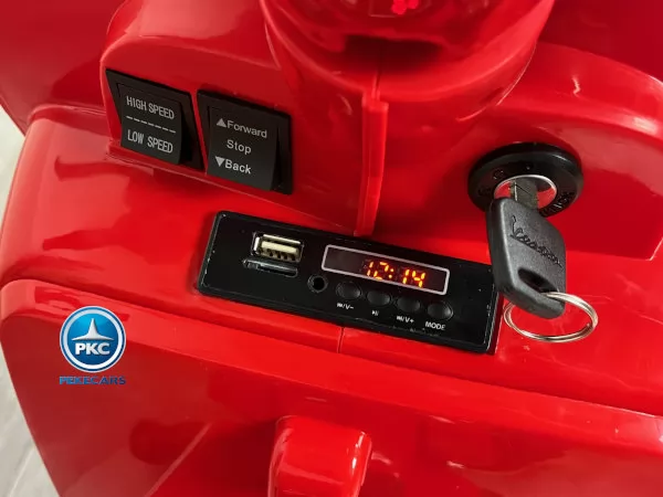 Moto electrica para niños Vespa Clasica Piaggio 12V Roja vista llave de arranque