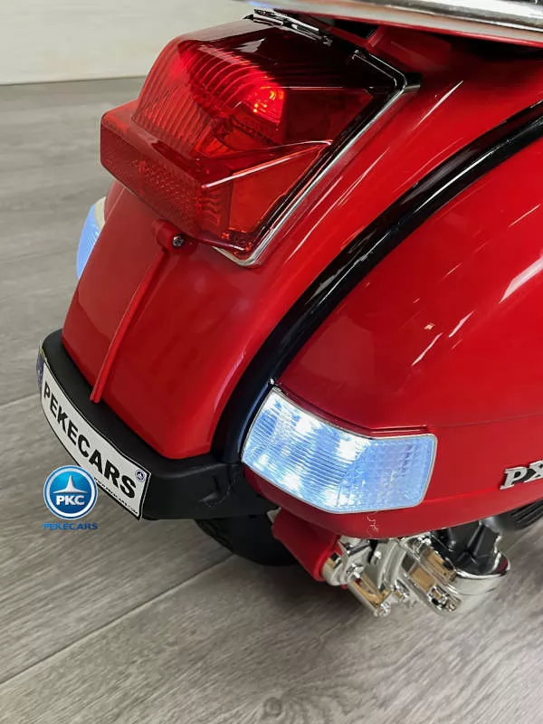 Moto electrica para niños Vespa Clasica Piaggio 12V Roja vista faro trasero