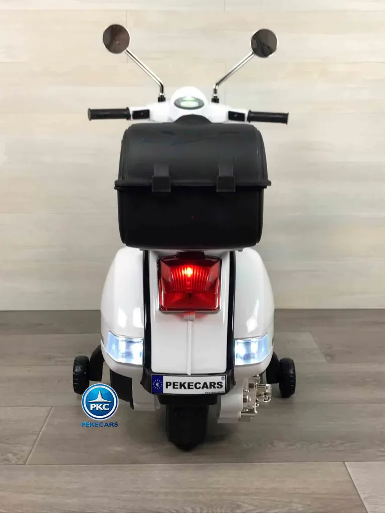 Moto electrica para niños Vespa Clasica Piaggio 12V Blanca vista trasera