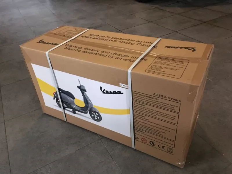 Vespa GTS Piaggio 12V Blanca caja