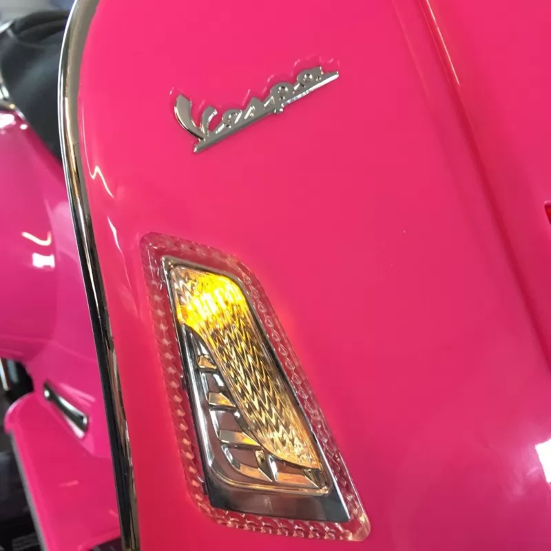 Vespa GTS Piaggio 12V rosa
