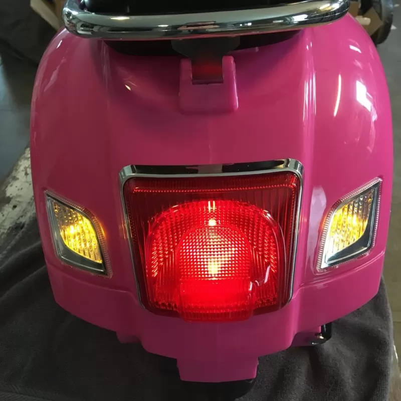 Vespa GTS Piaggio 12V rosa
