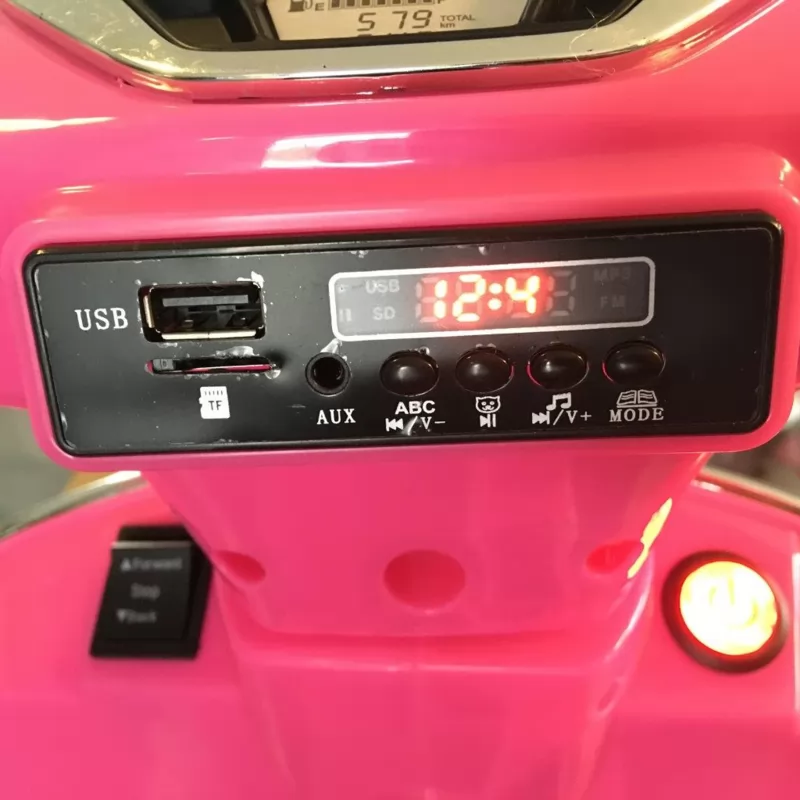 Vespa GTS Piaggio 12V rosa